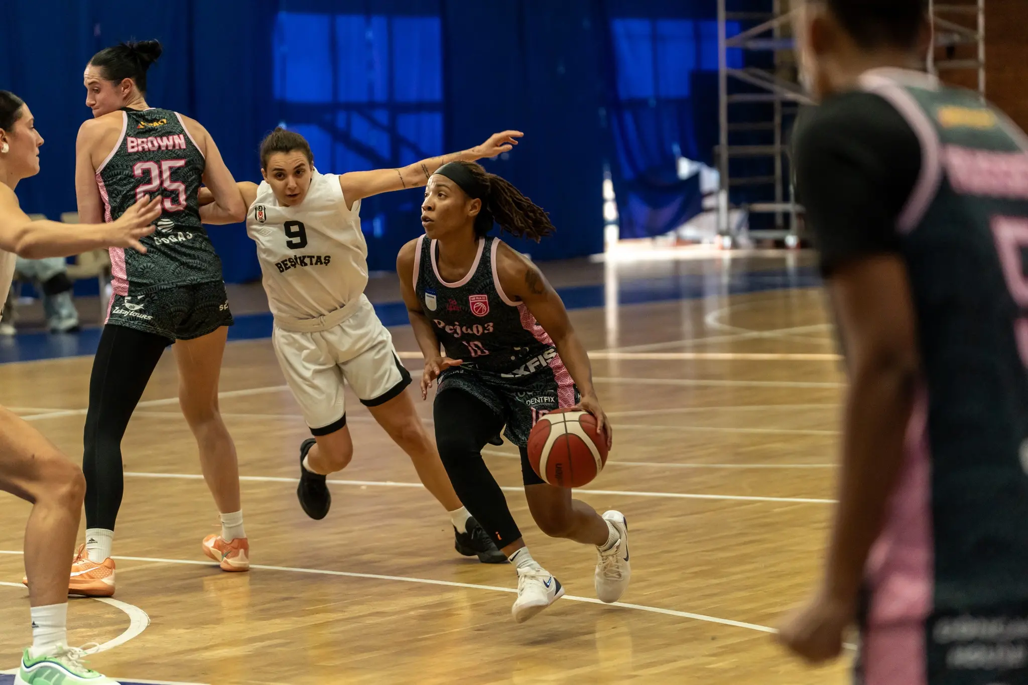 Mbahet turneu “Peja International Preseason Tournament”